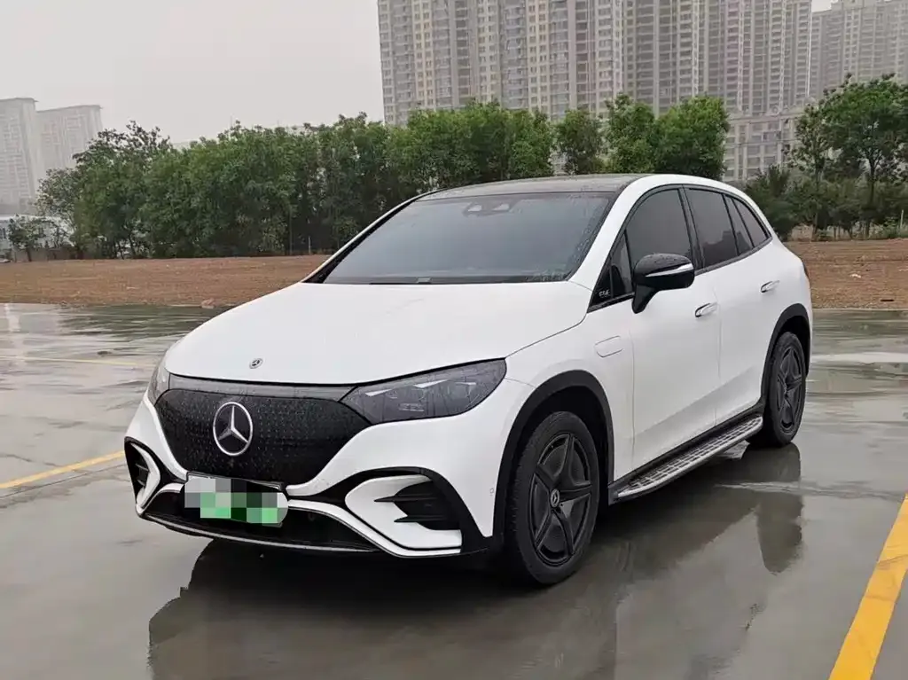 Mercedes-Benz EQE SUV — фото 1