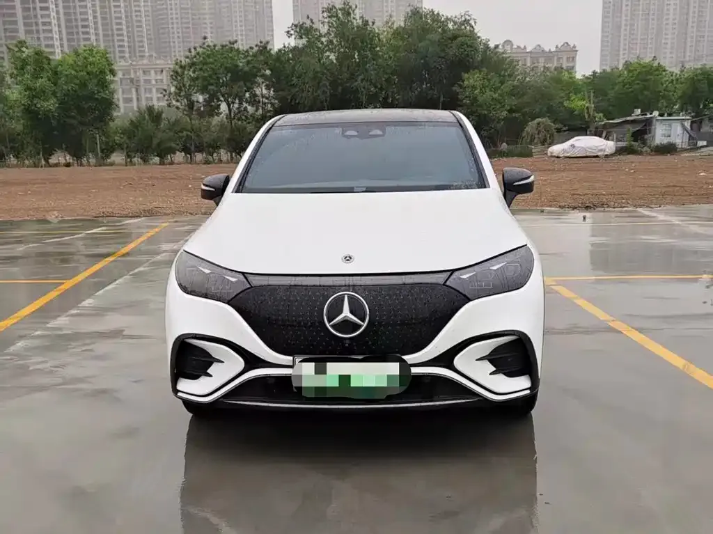 Mercedes-Benz EQE SUV — фото 4