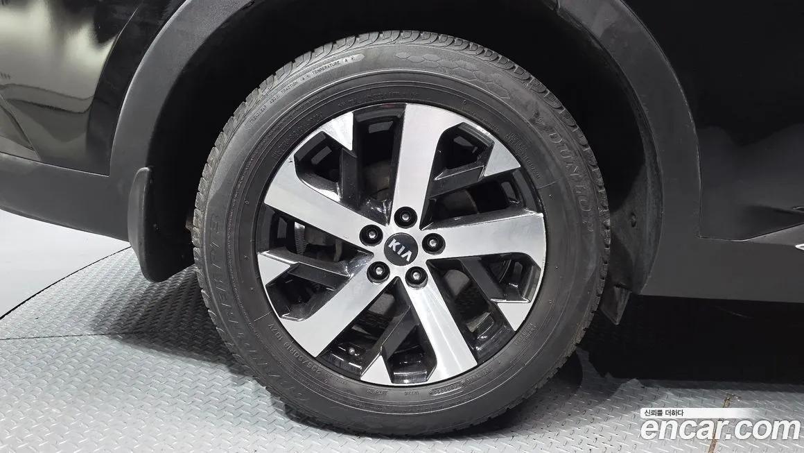Kia Sorento — фото 8