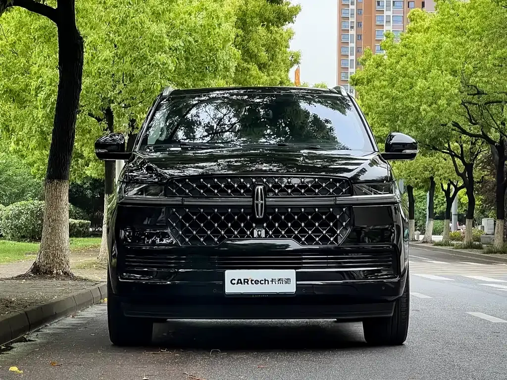 Lincoln Navigator — фото 9
