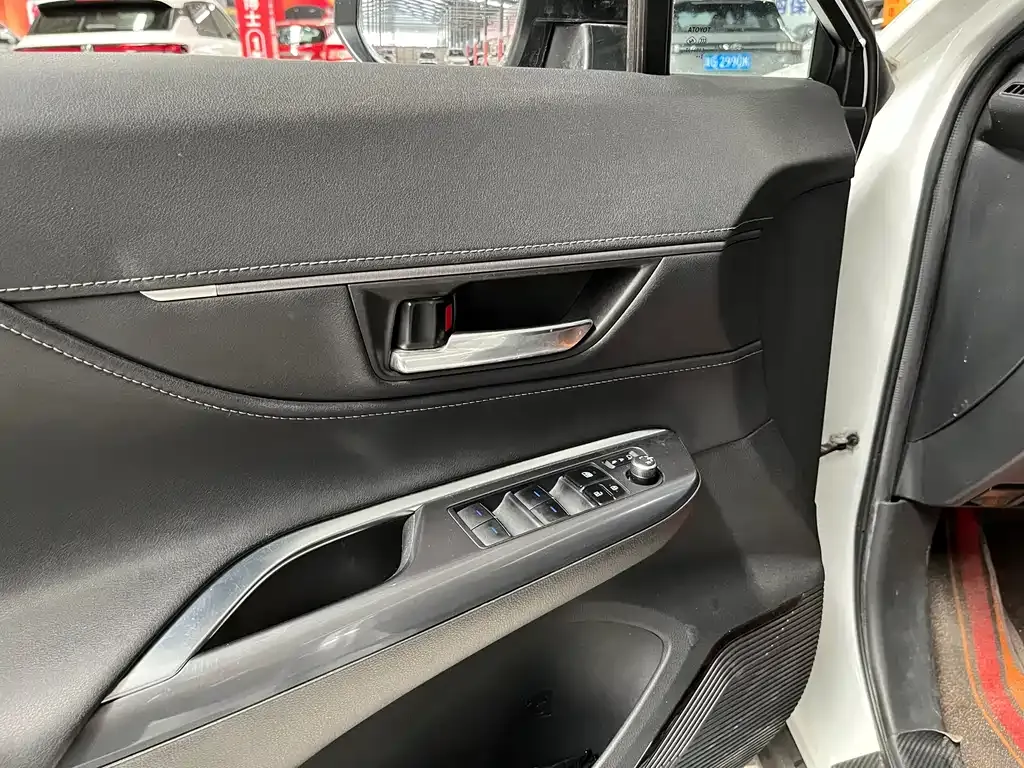 Toyota Harrier 2023 из CN, фото 8