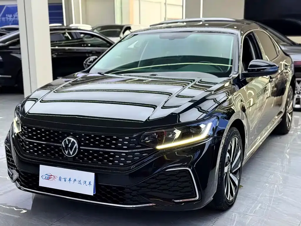 Volkswagen Passat — фото 1