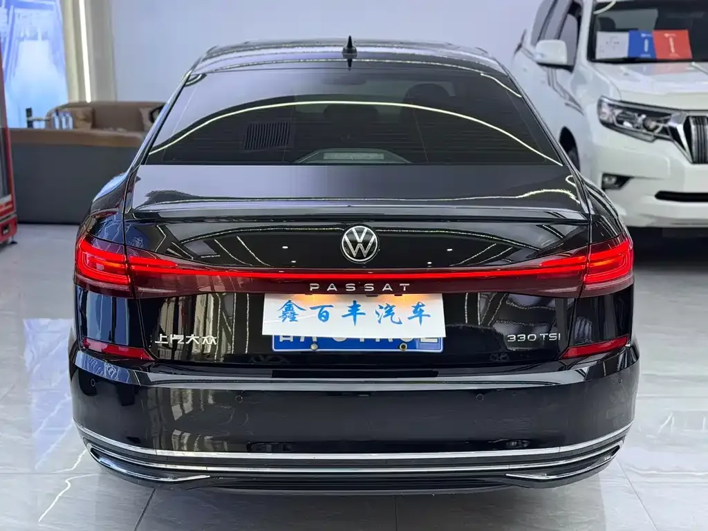 Volkswagen Passat — фото 7