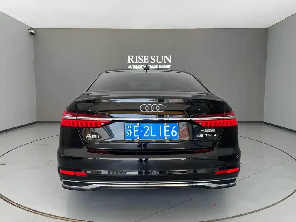 Audi A6L 2023 из CN, фото 2
