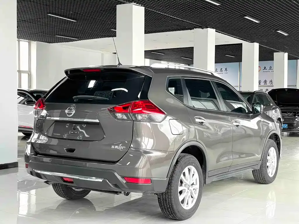 Nissan X-Trail — фото 10