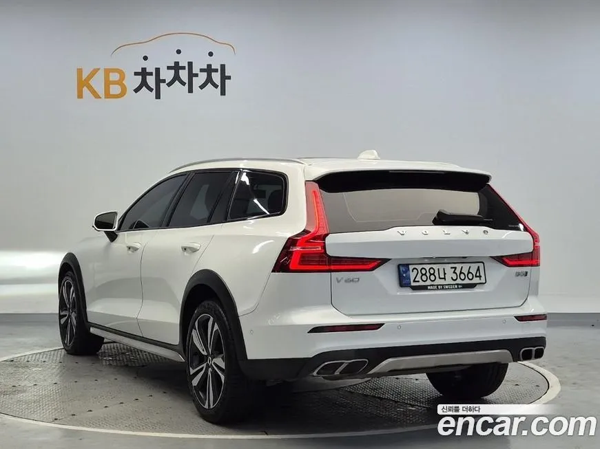 Volvo V60 2021 из KR, фото 3