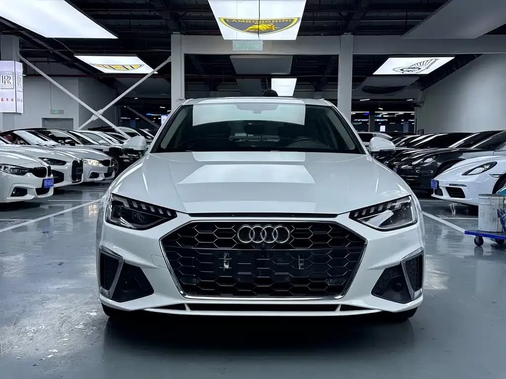 Audi A4L — фото 5