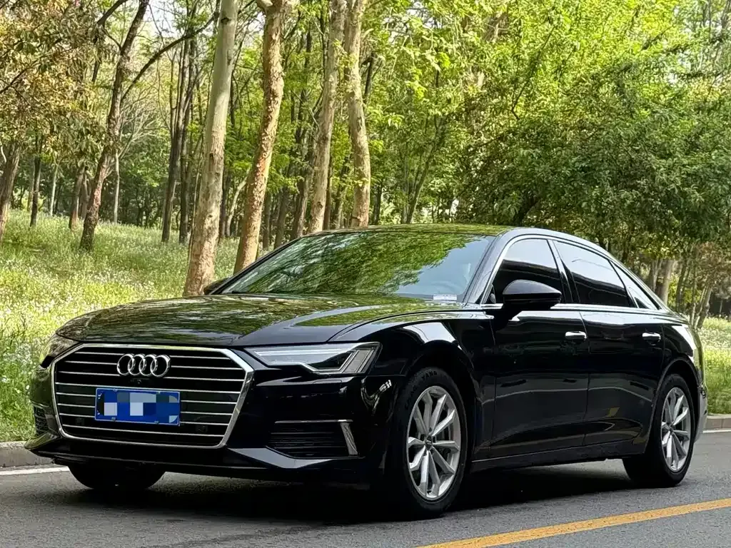 Audi A6L — фото 1