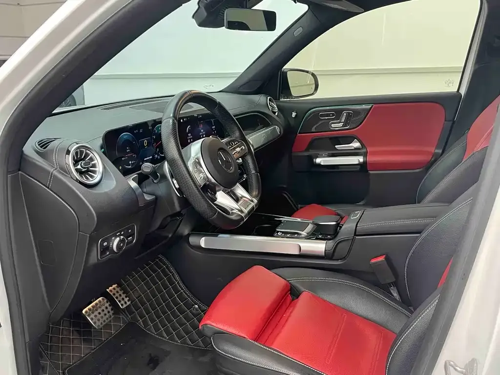 Mercedes-Benz GLB AMG — фото 9