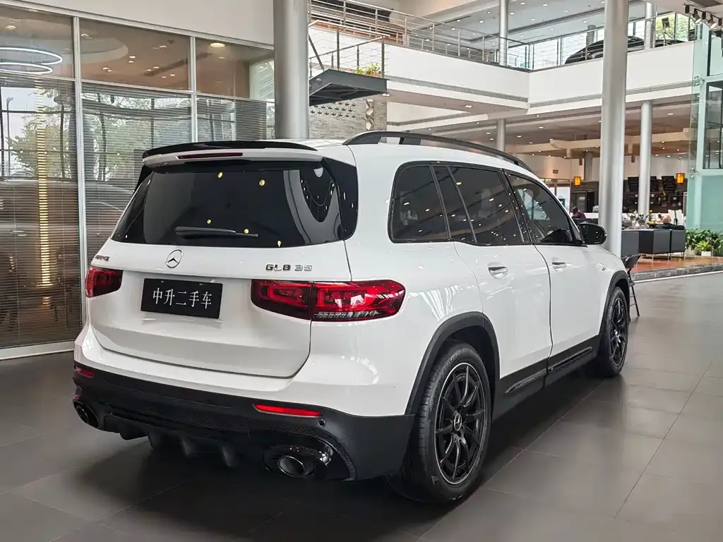 Mercedes-Benz GLB AMG — фото 8