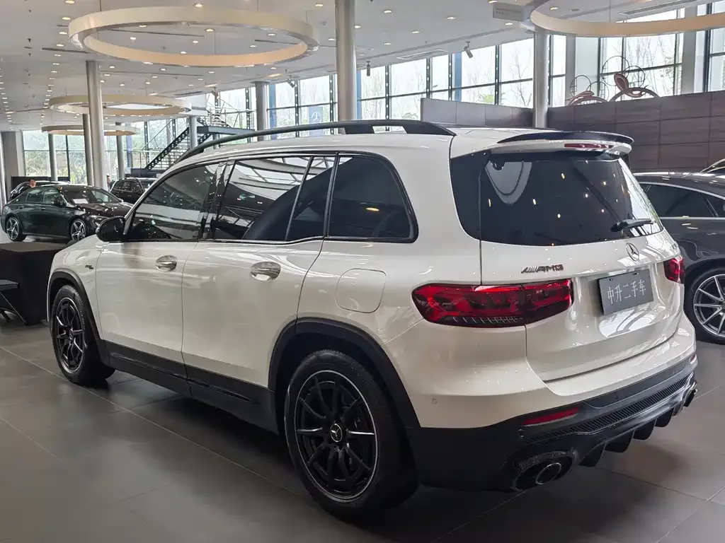Mercedes-Benz GLB AMG — фото 7