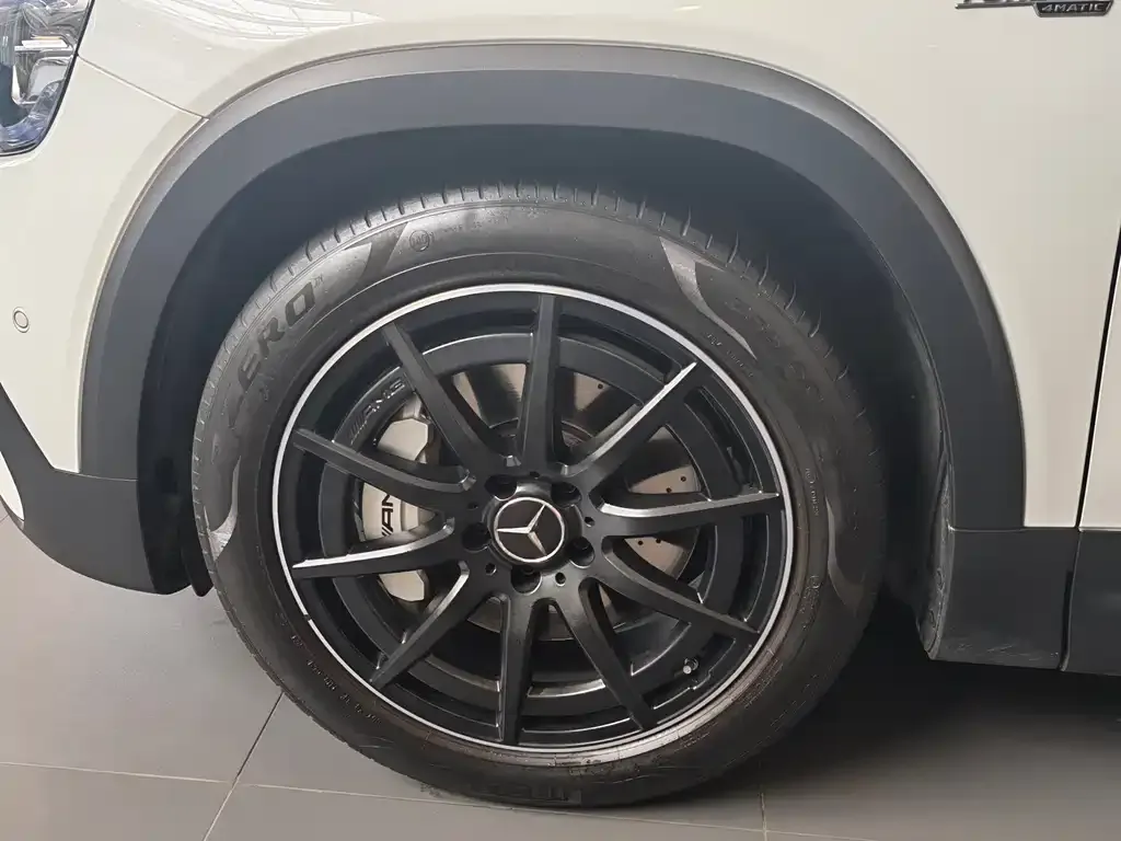 Mercedes-Benz GLB AMG — фото 4