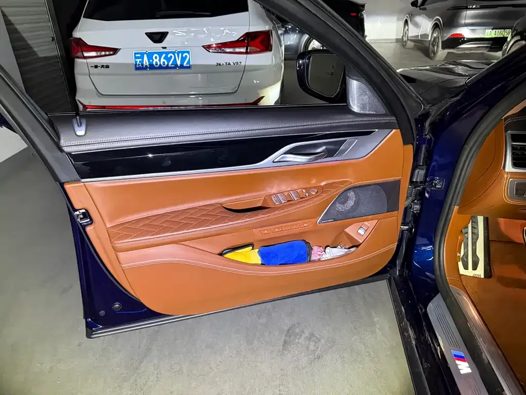 BMW 7 Series 2021 из CN, фото 8