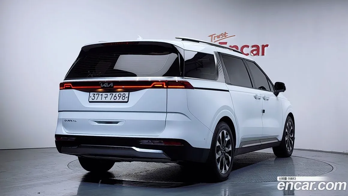 Kia Carnival — фото 4