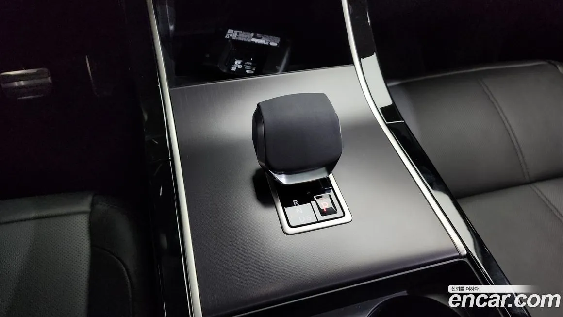 Land Rover Range Rover Velar 2026 из KR, фото 4