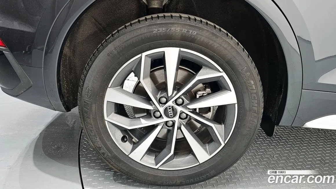 Audi Q5 2023 из KR, фото 9