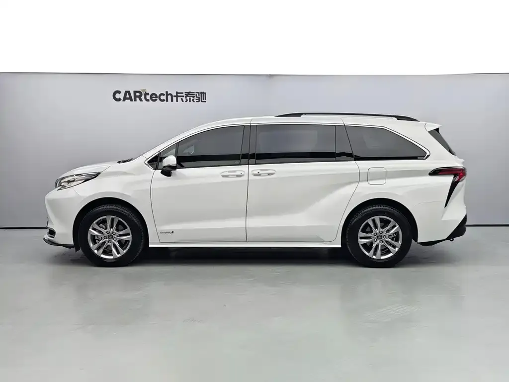 Toyota Sienna 2024 из CN, фото 10