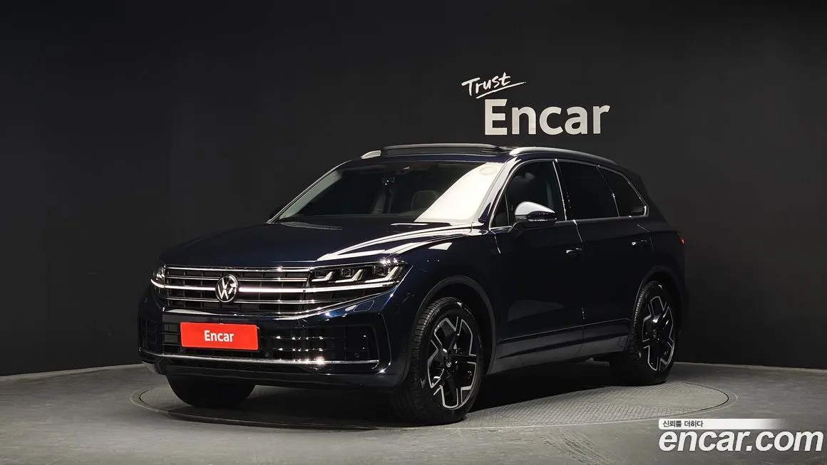 Volkswagen Touareg — фото 1