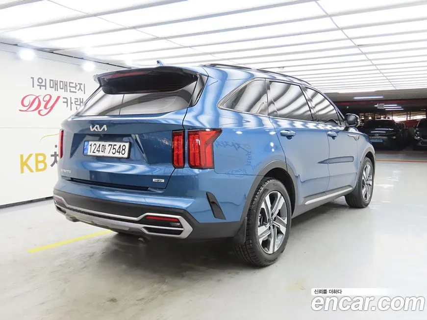 Kia Sorento — фото 7