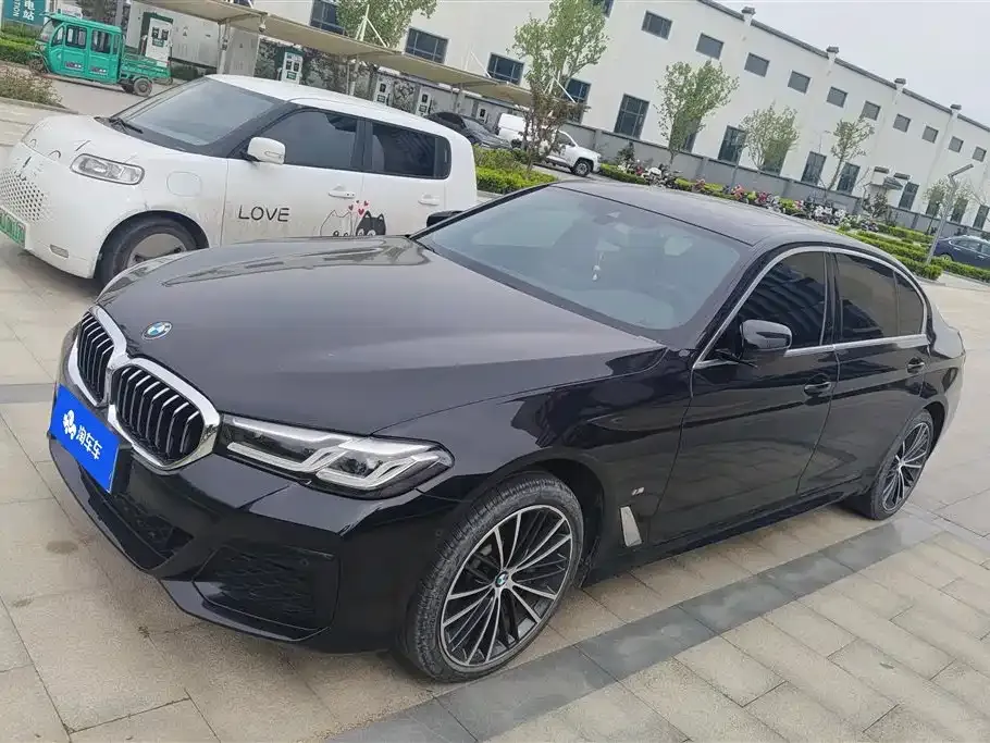 BMW 5 Series — фото 1