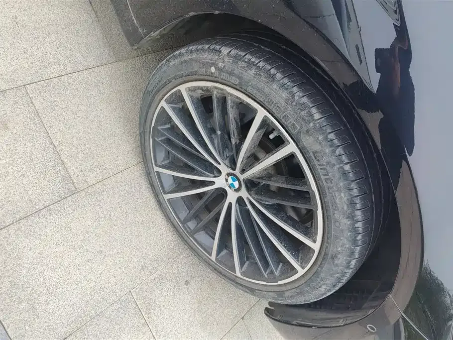 BMW 5 Series — фото 10