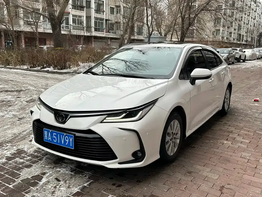 Toyota Corolla — фото 1