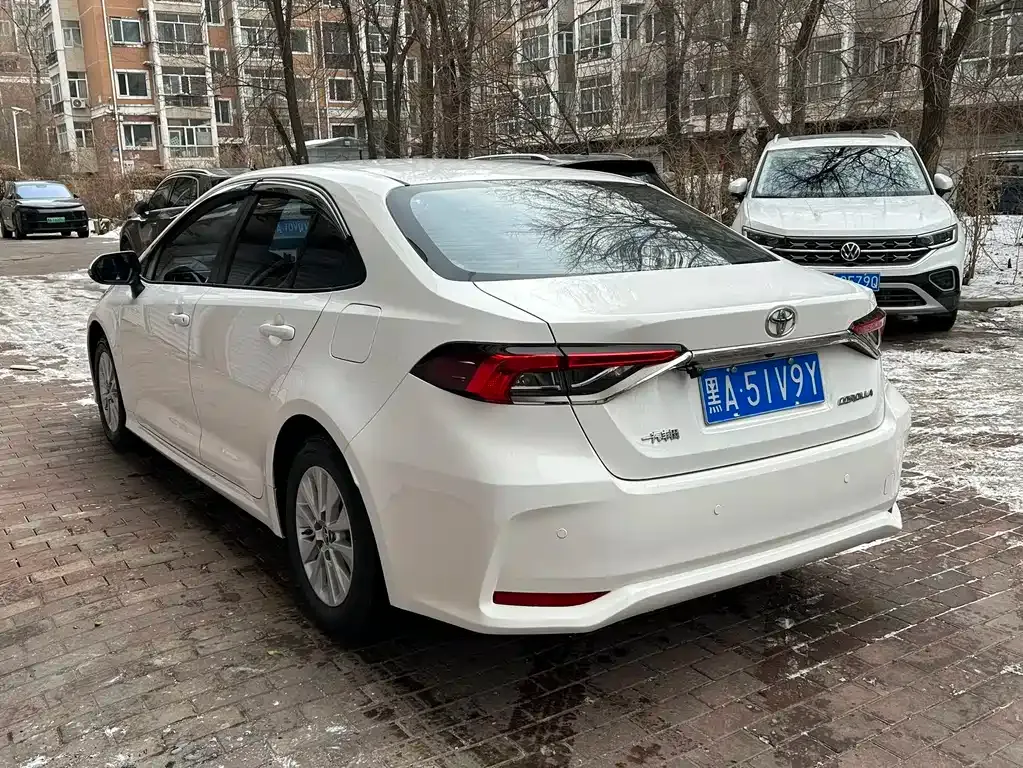 Toyota Corolla — фото 9