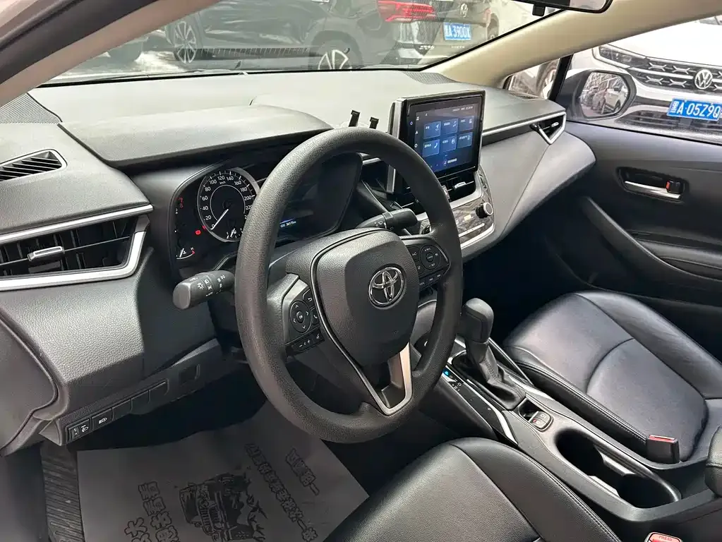 Toyota Corolla — фото 4