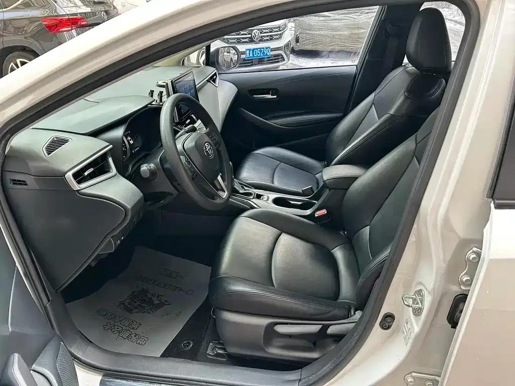 Toyota Corolla — фото 10