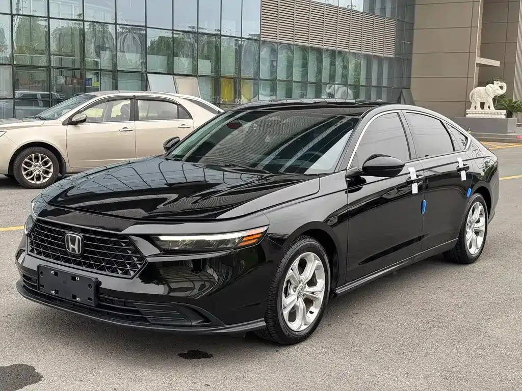 Honda Accord — фото 1