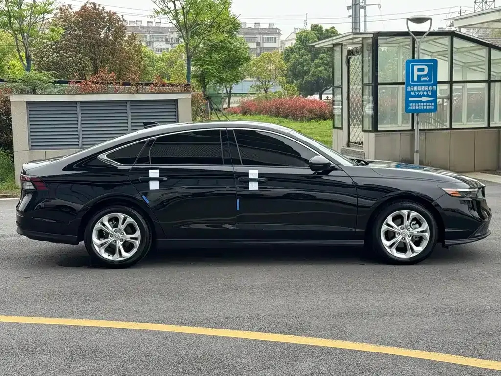 Honda Accord — фото 8