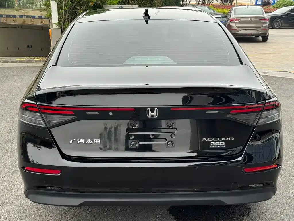 Honda Accord — фото 4