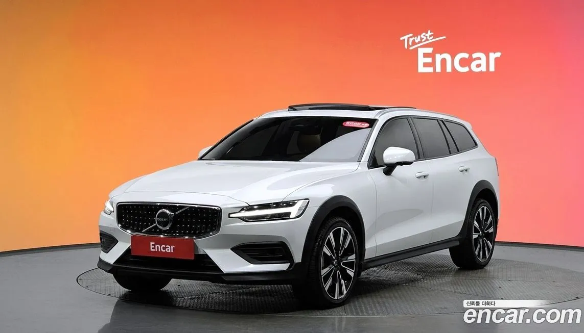 Volvo V60 — фото 1