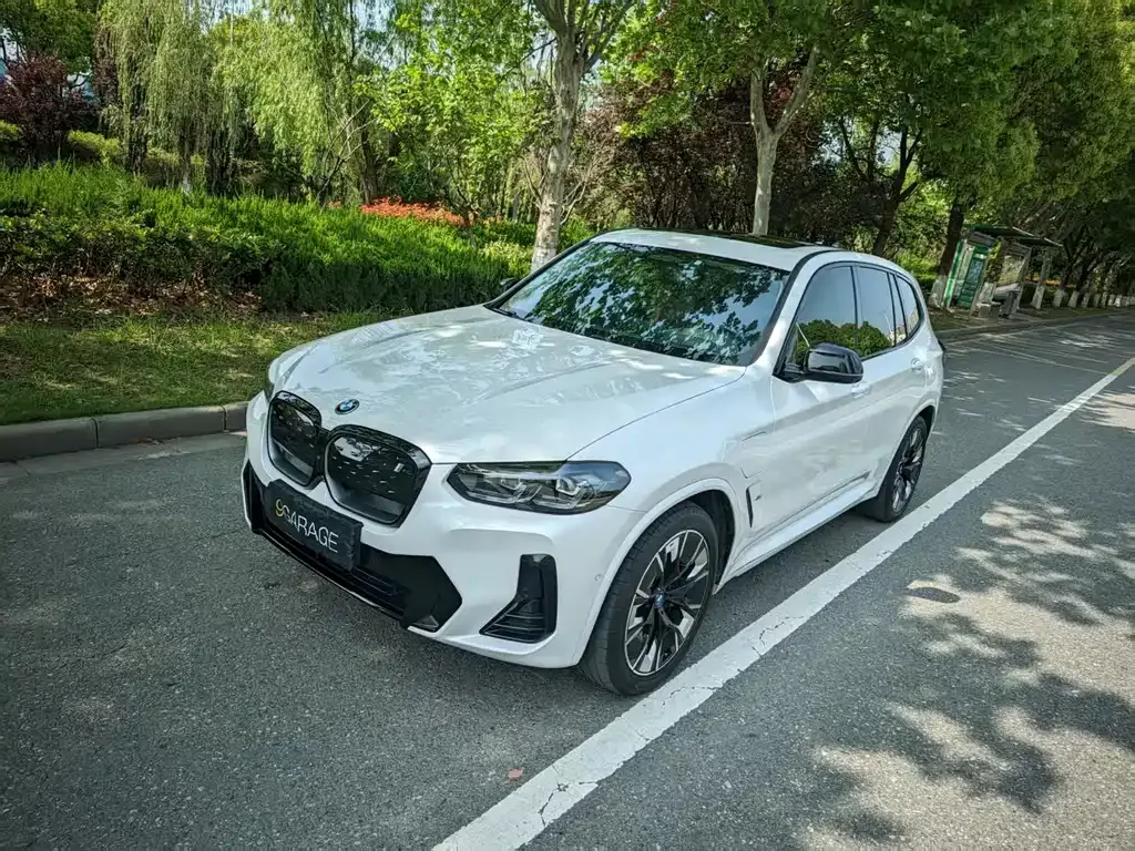BMW iX3 — фото 10