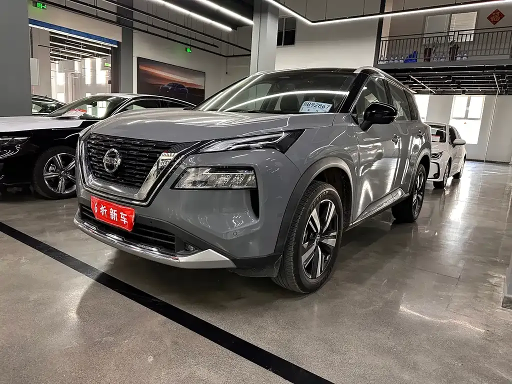 Nissan X-Trail — фото 1