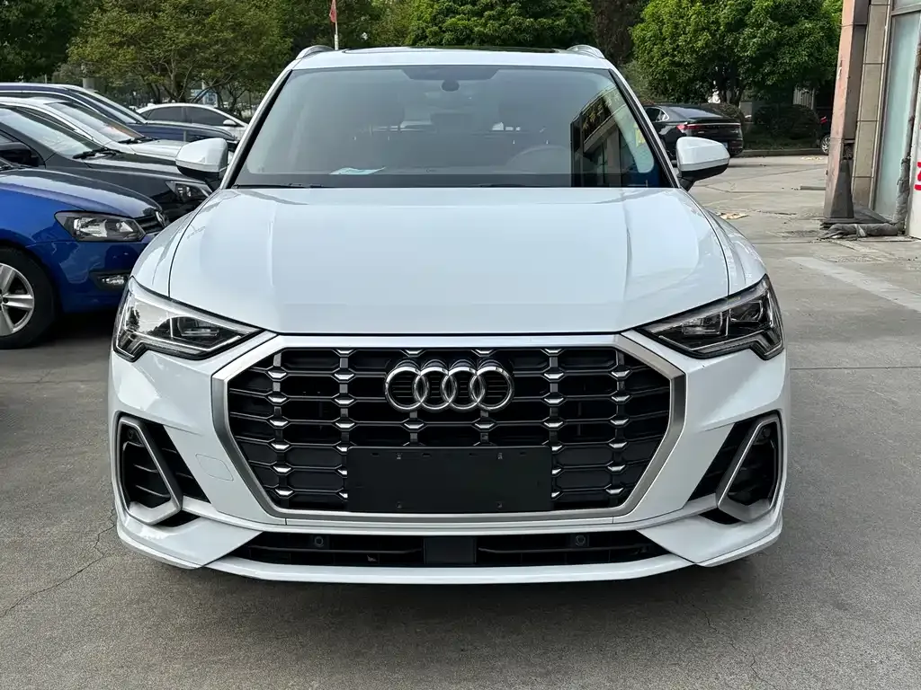 Audi Q3 — фото 10