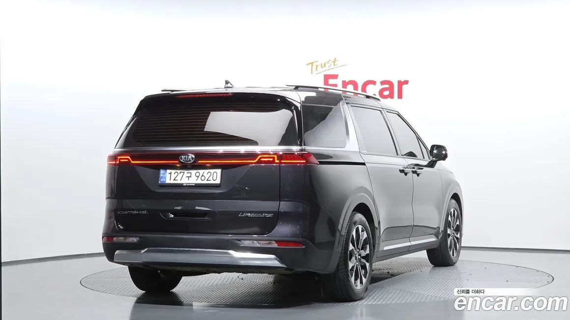 Kia Carnival — фото 10
