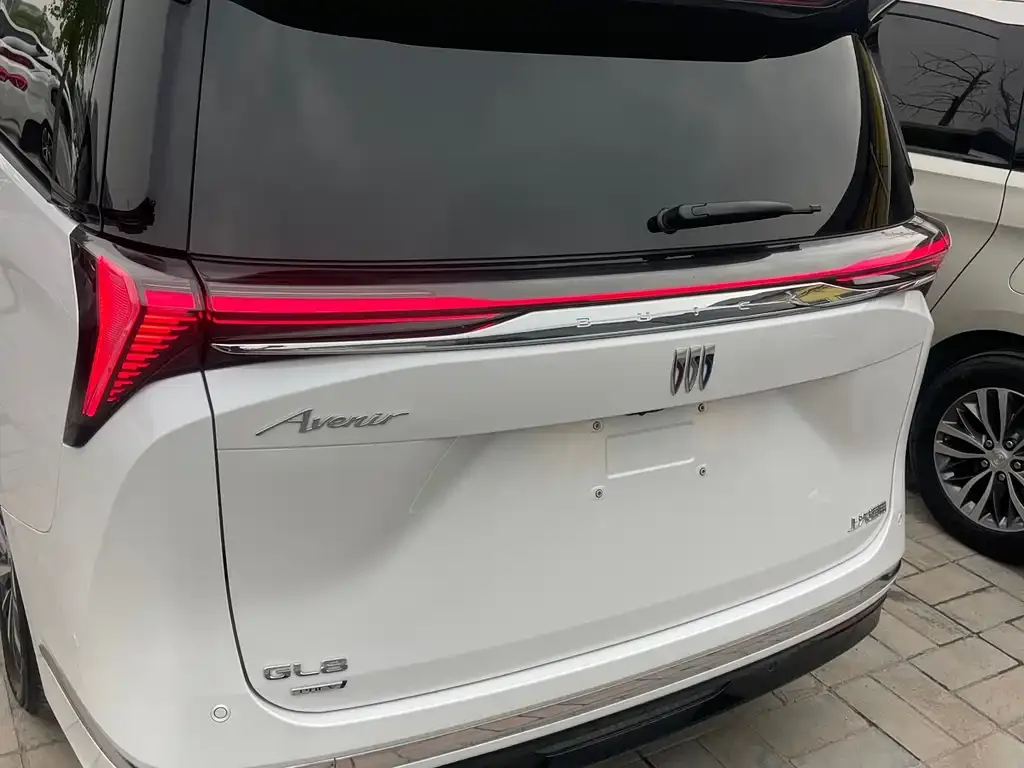 Buick GL8 Hybrid — фото 5