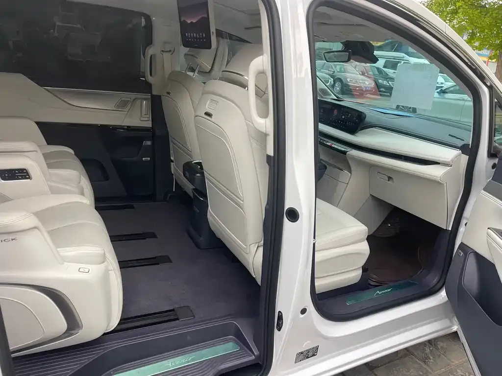 Buick GL8 Hybrid — фото 6