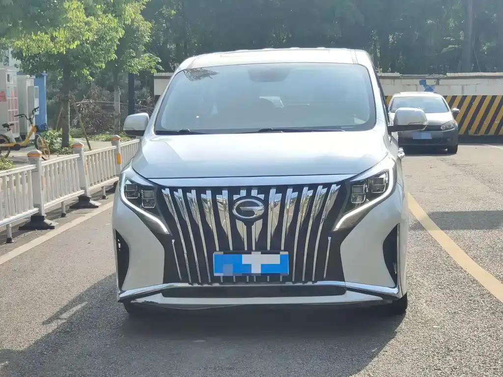 GAC Motor Trumpchi M8 — фото 8