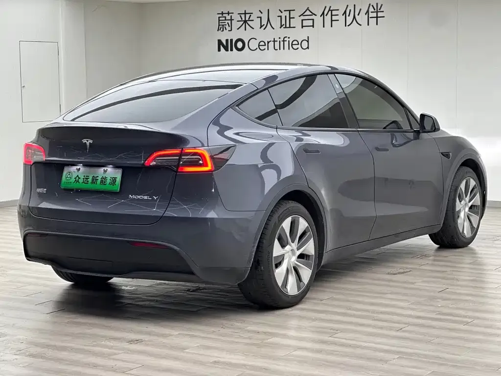 Tesla Model Y — фото 9