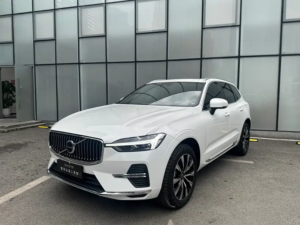 Volvo XC60 — фото 1