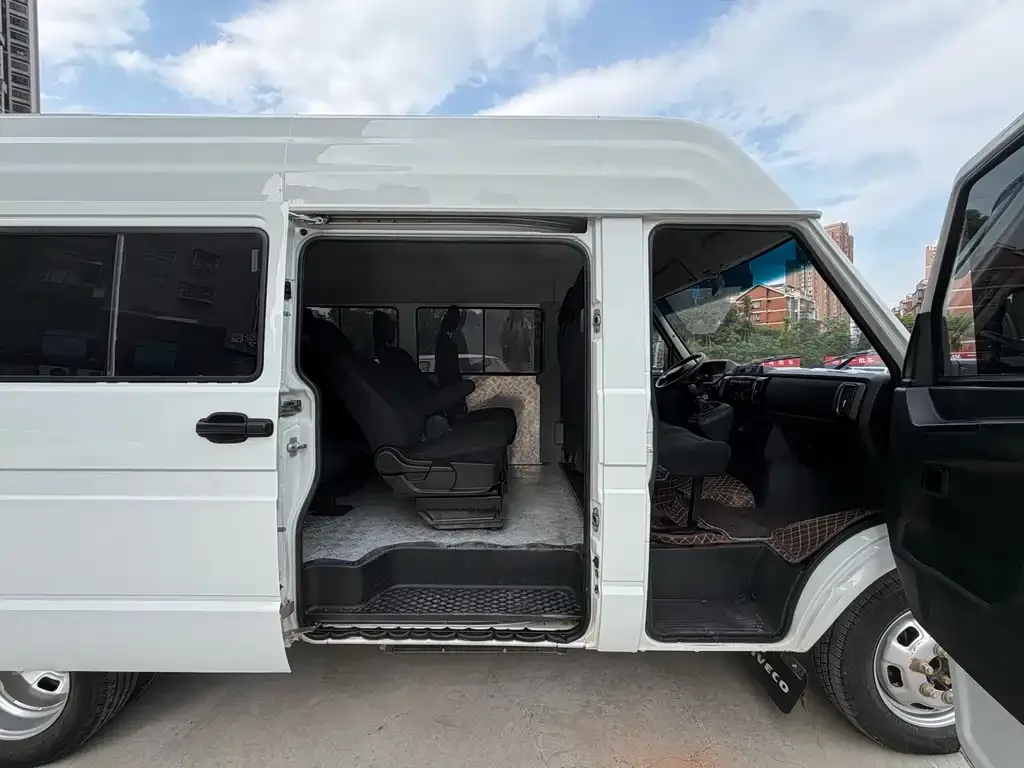IVECO Daily 2025 из CN, фото 2