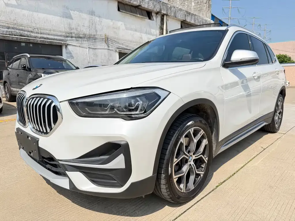 BMW X1 — фото 1