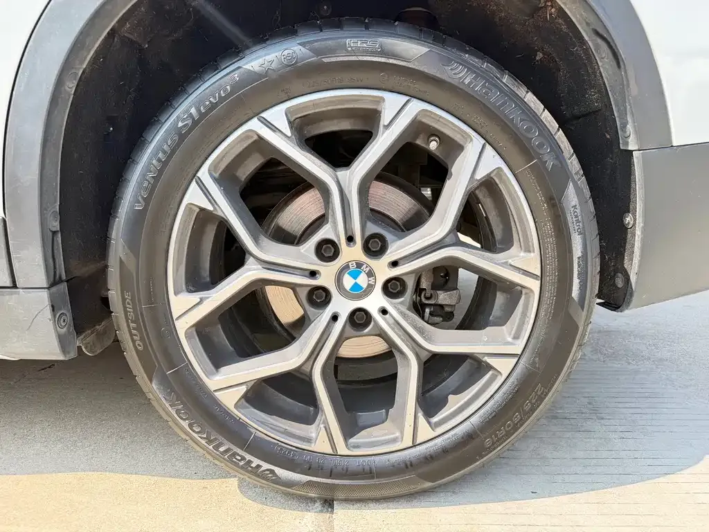 BMW X1 — фото 10