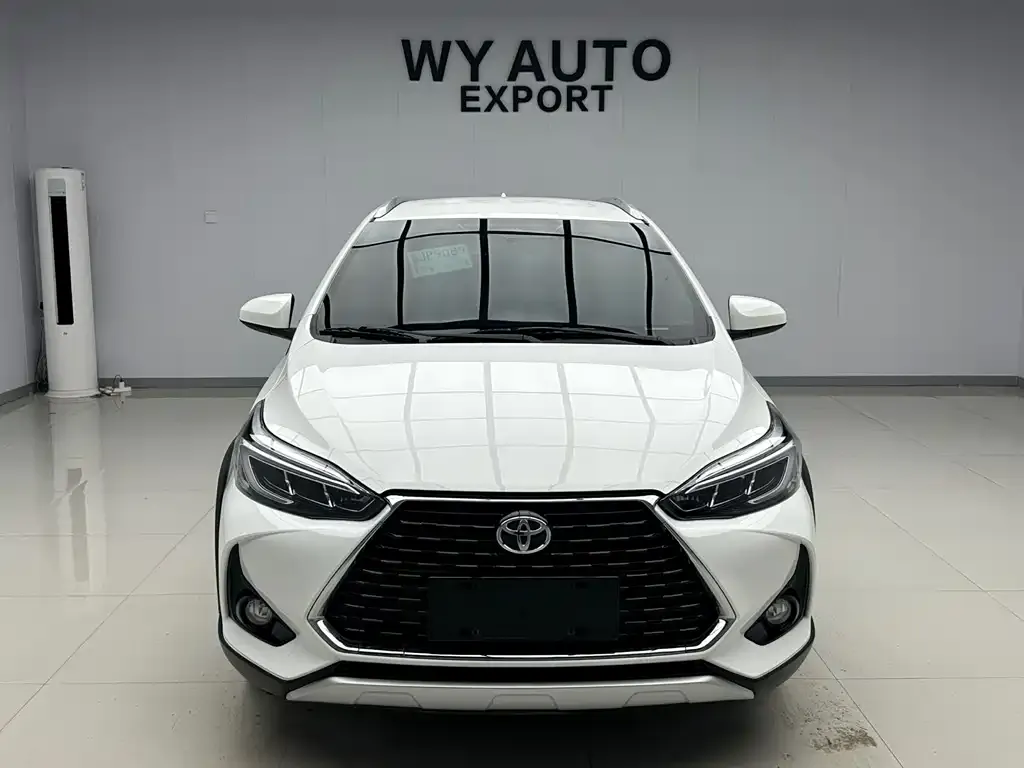 Toyota Yaris L — фото 2