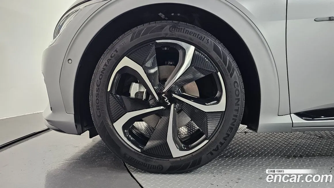 Kia EV6 2023 из KR, фото 8