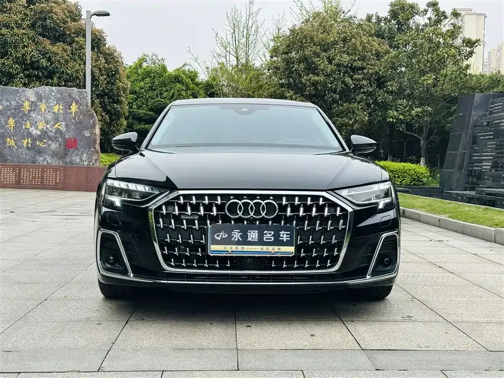 Audi A8 — фото 10