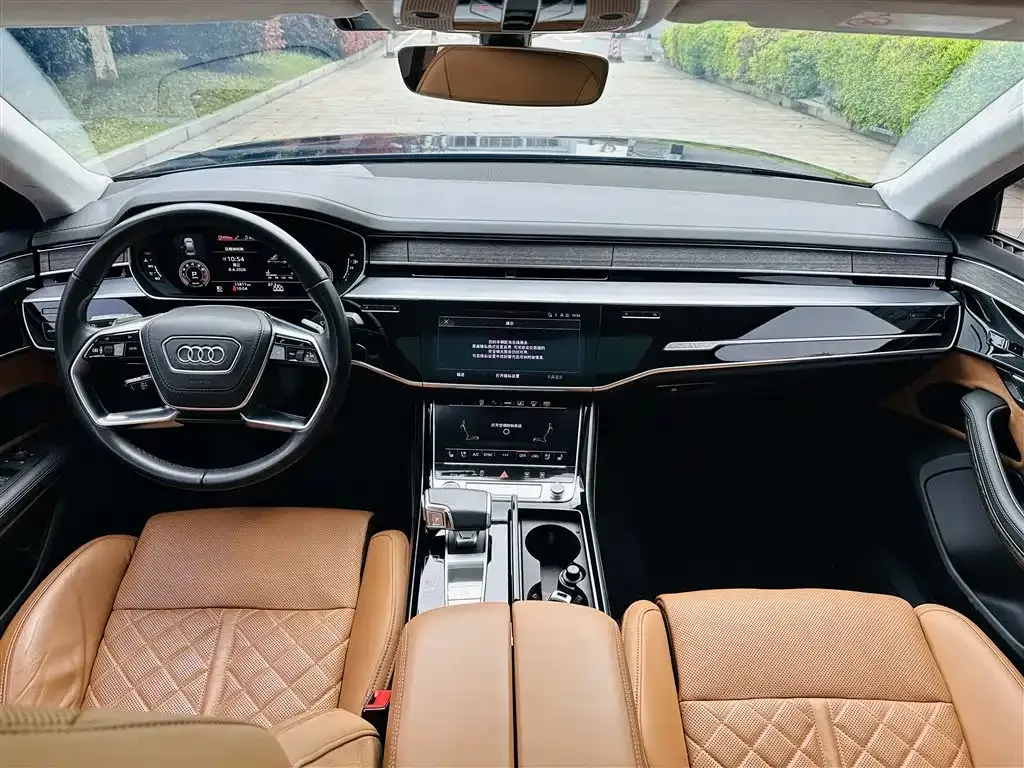 Audi A8 — фото 3