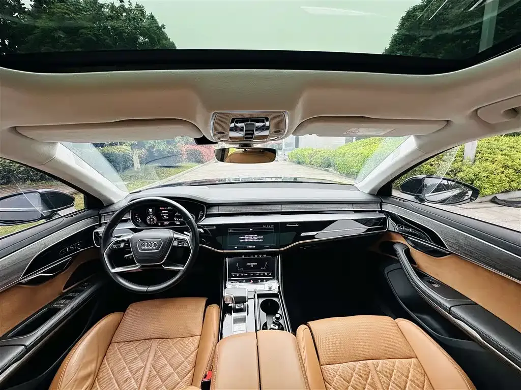 Audi A8 — фото 7